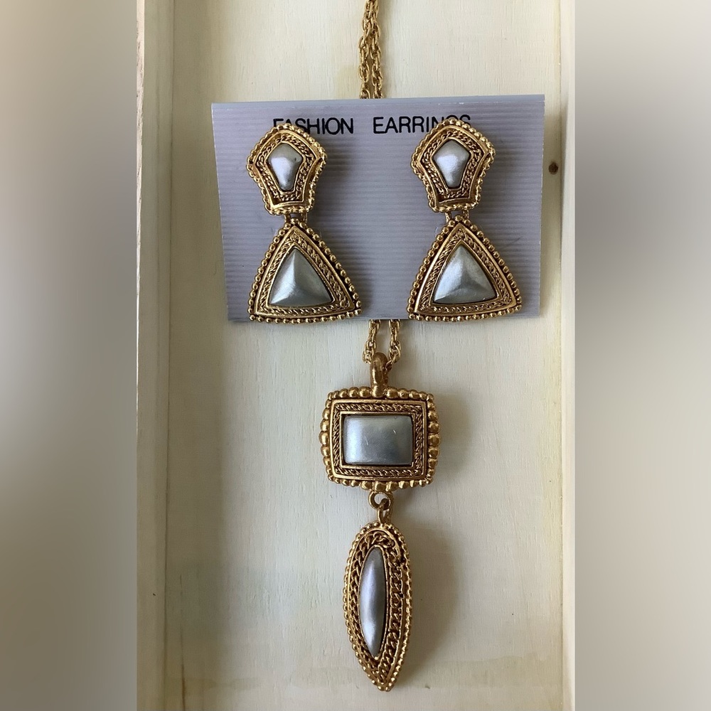 New SET vintage statement necklace and earrings